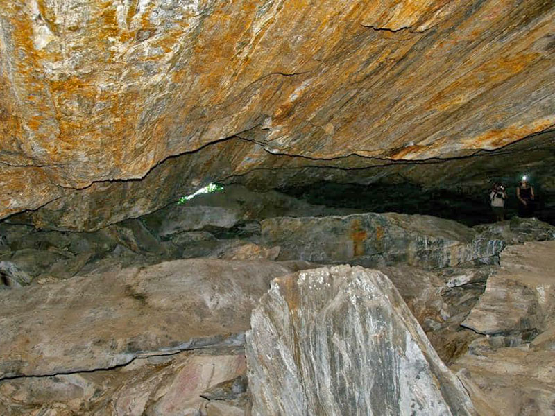 Onça Cave